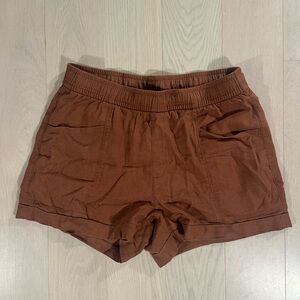 Old navy linen shorts. Women’s medium, rust color